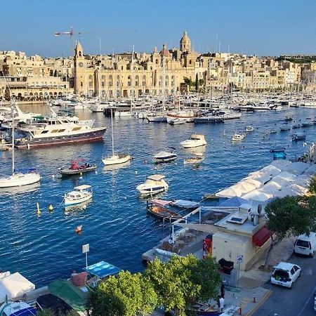 Entire Senglea Seaview Town House Villa Bagian luar foto