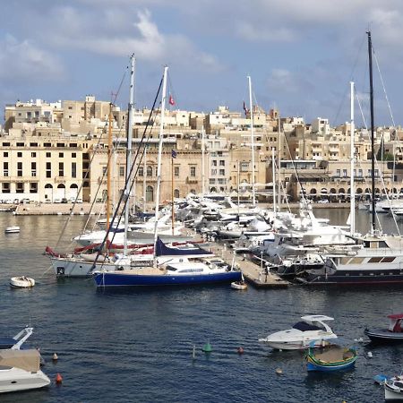 Entire Senglea Seaview Town House Villa Bagian luar foto