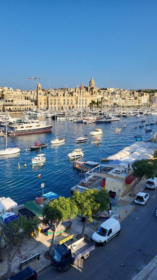 Entire Senglea Seaview Town House Villa Bagian luar foto