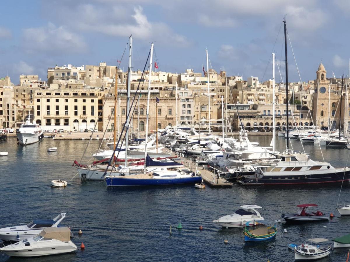 Entire Senglea Seaview Town House Villa Bagian luar foto