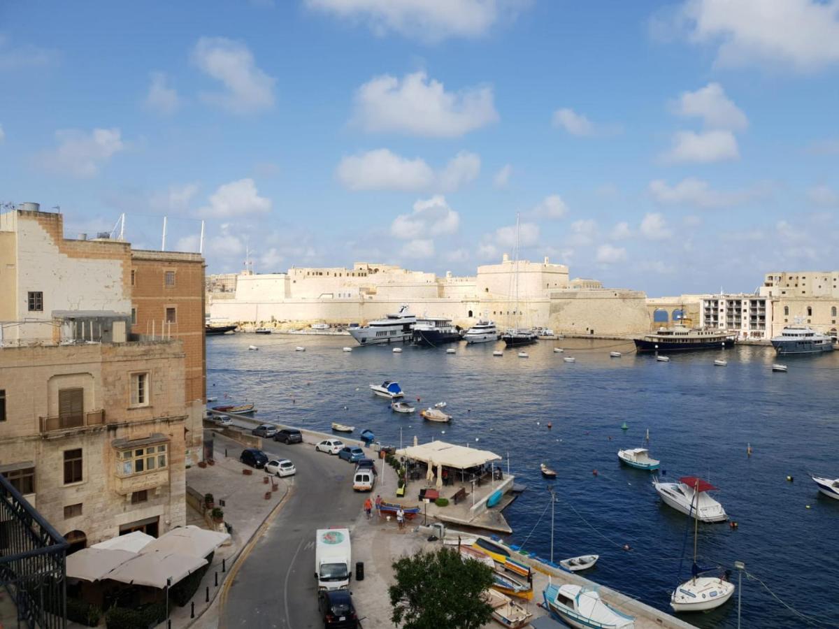 Entire Senglea Seaview Town House Villa Bagian luar foto