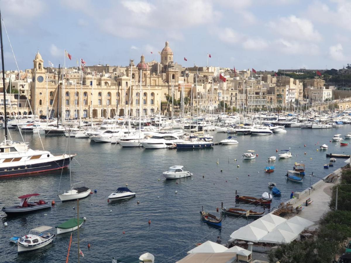 Entire Senglea Seaview Town House Villa Bagian luar foto